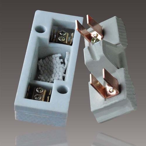 产品中心 高压熔断器 > 国标陶瓷保险盒(60a)插入式熔断器 保险丝盒